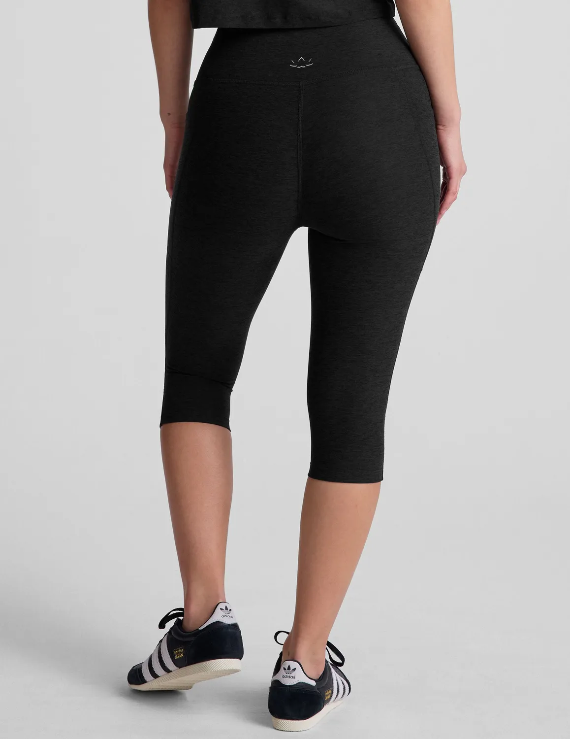 Beyond Yoga Spacedye Pocket Pedal Pusher leggings Darkest Night