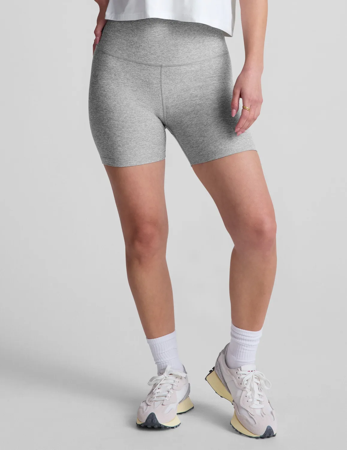 Beyond Yoga Spacedye Keep Pace 5" träningsshorts Silver Mist grå melerad