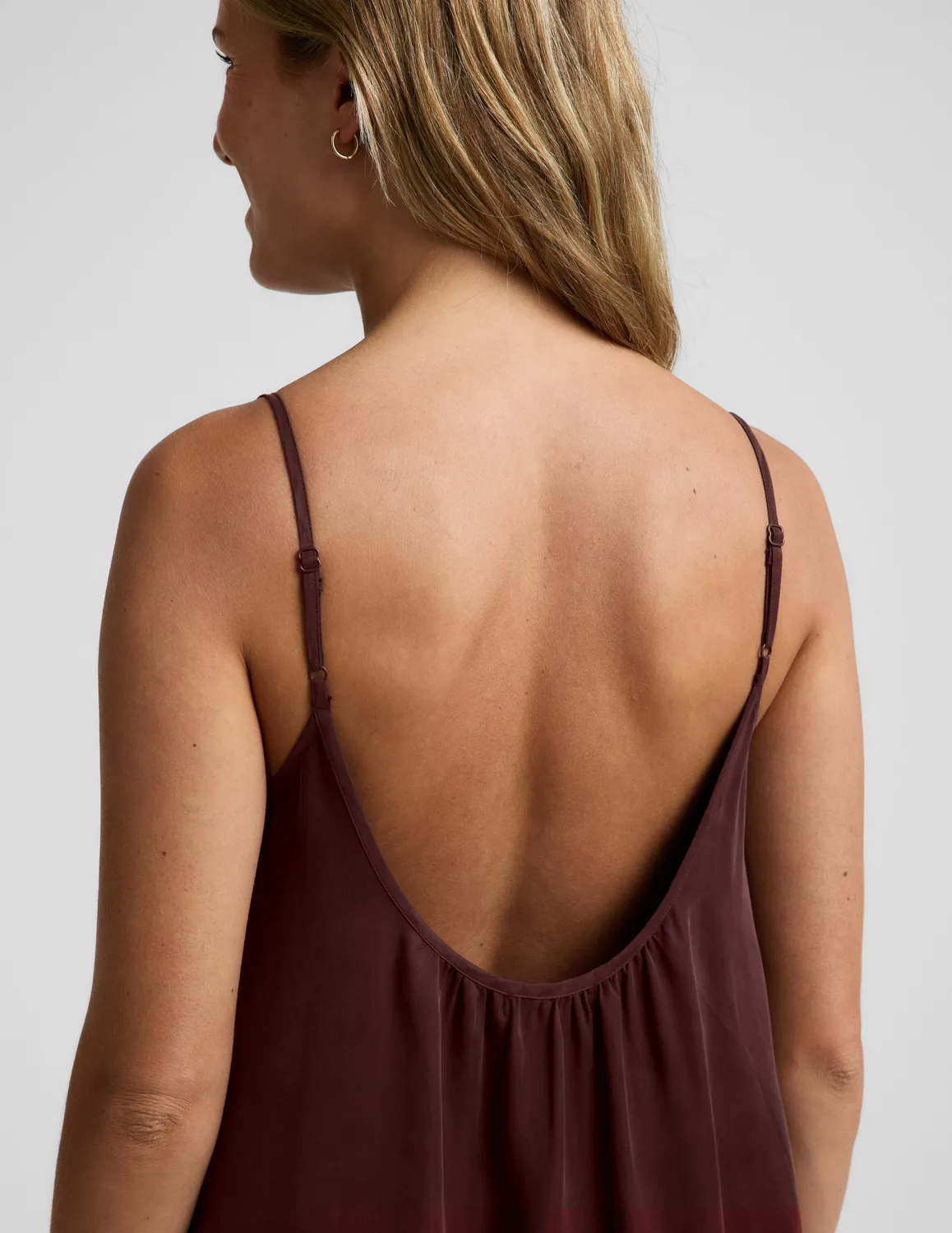 Beyond Yoga Sunkissed Cupro maxiklänning Iced Mocha silkeslen
