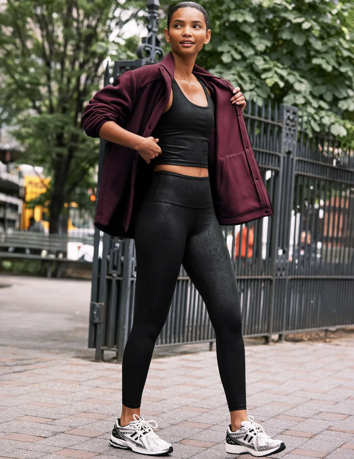 Beyond Yoga PowerShine Viper High Waisted Midi Legging leggings Svart