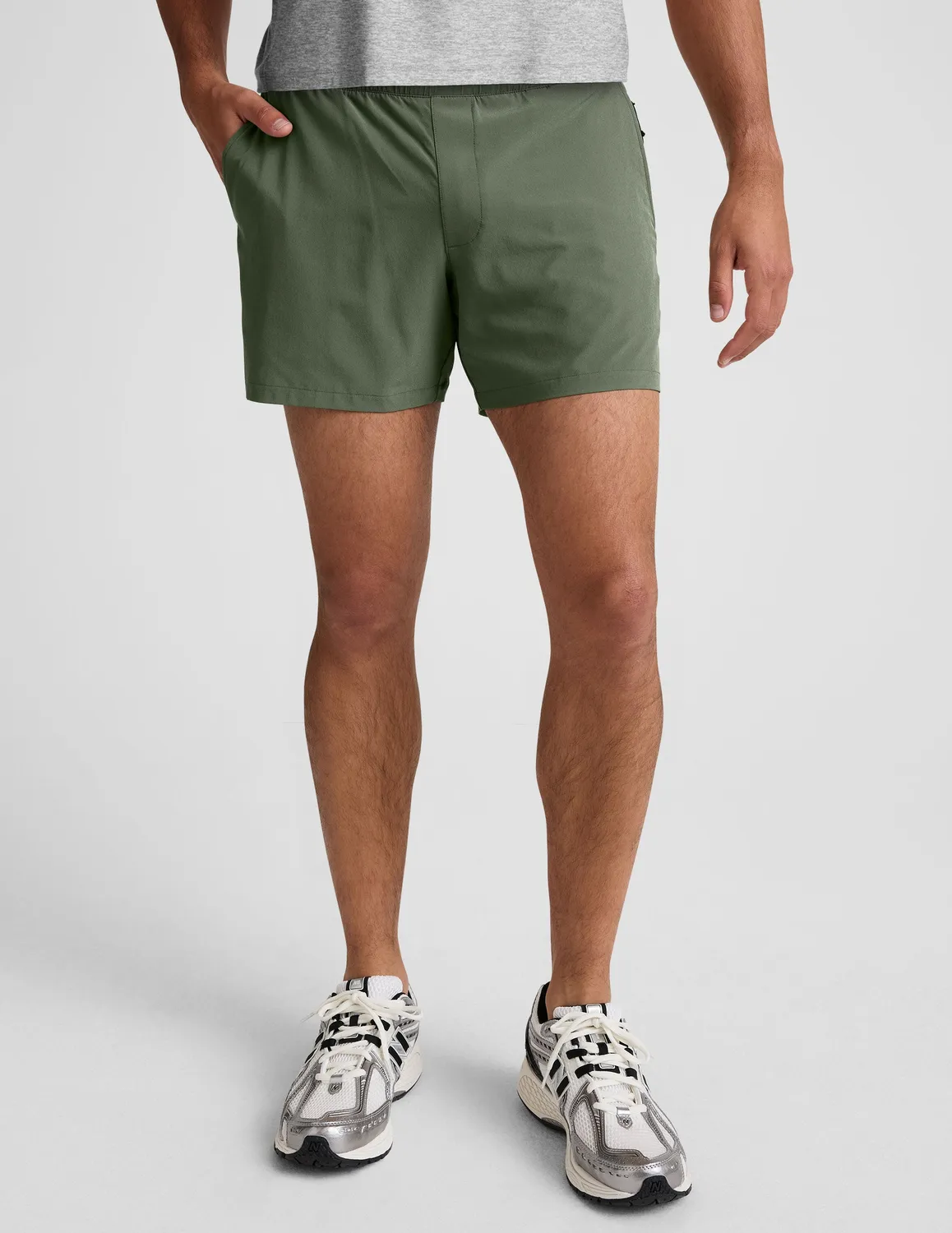 Beyond Yoga Pivotal 2.0 Men's Lined Short 5" oliv löparshorts