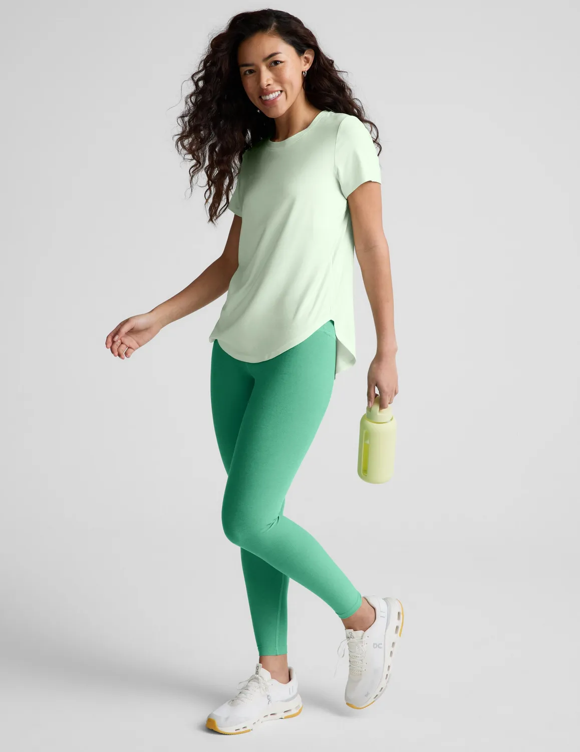 Beyond Yoga Featherweight On The Down Low T-shirt Airy Green Heather lätt