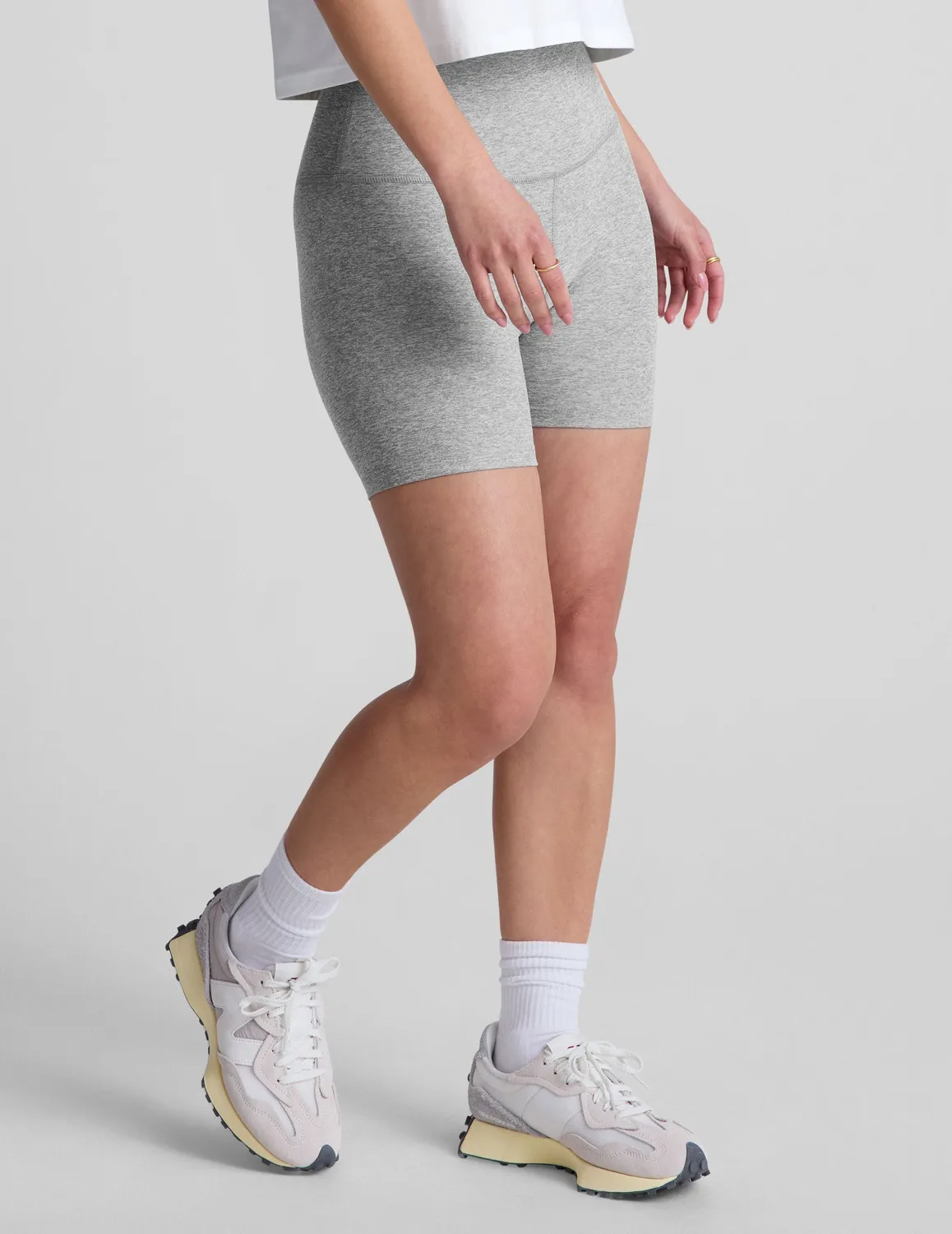 Beyond Yoga Spacedye Keep Pace 5" träningsshorts Silver Mist grå melerad