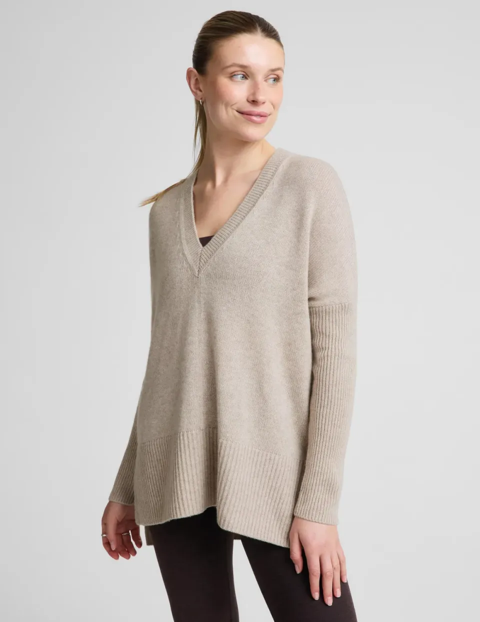 Beyond Yoga Wool-Cashmere V-Neck tröja Oatmeal Heather