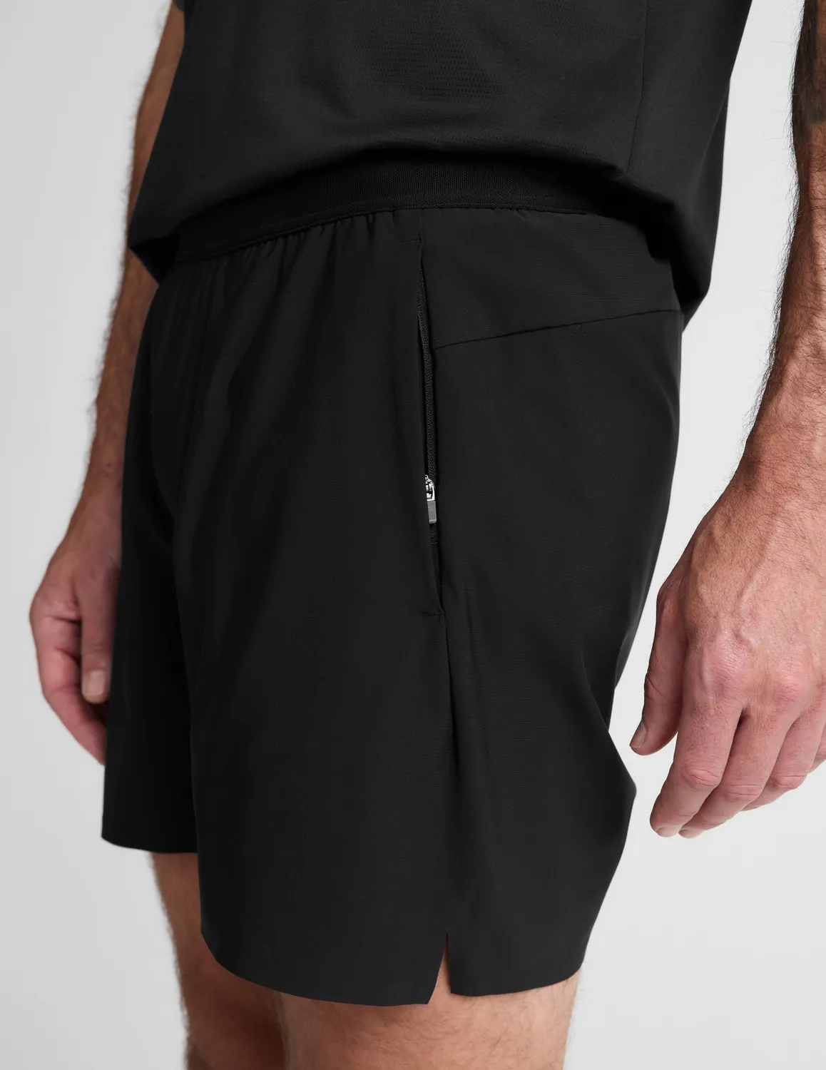 Beyond Yoga WarpLite Range Lined Short 6" shortsSvart