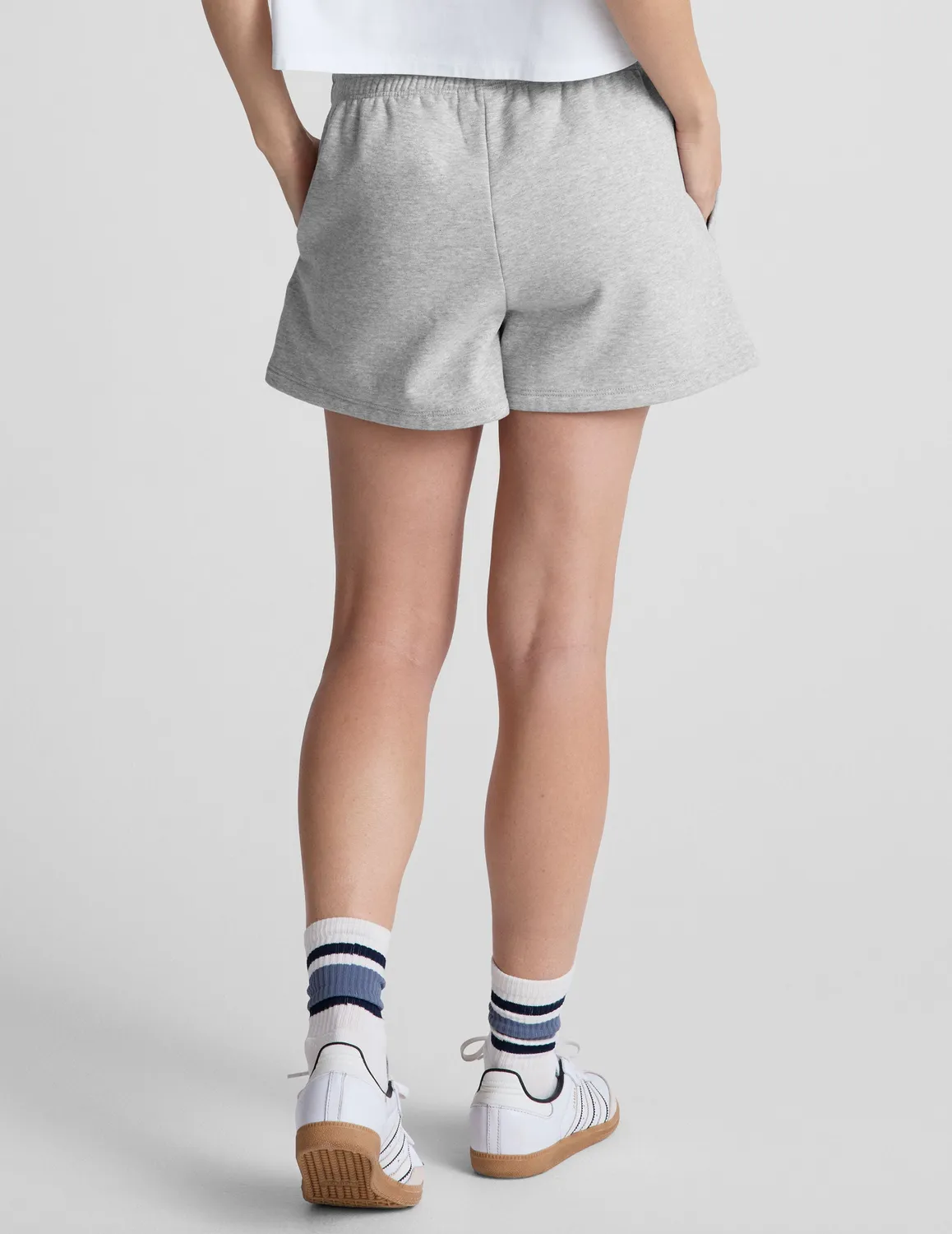 Beyond Yoga LuxeFleece Sweat Short mjukisshorts Light Heather Gray