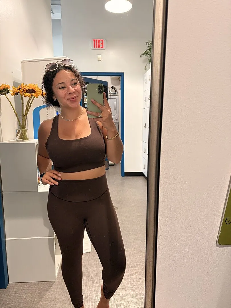 Beyond Yoga Glowzone Medium Impact sport-bh Cocoa Plum medelstöd