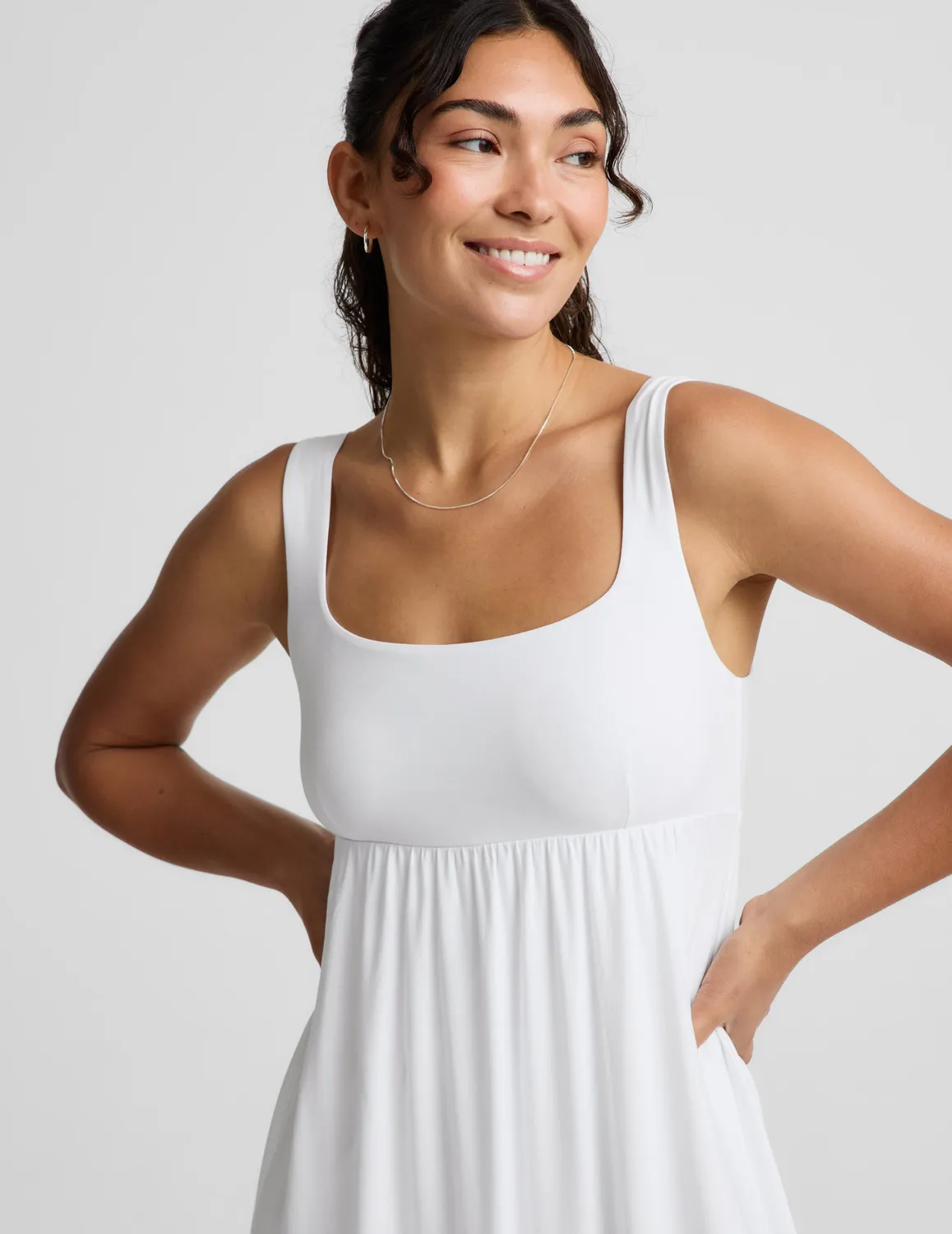 Beyond Yoga Featherweight Endless Summer maxiklänning vit lätt