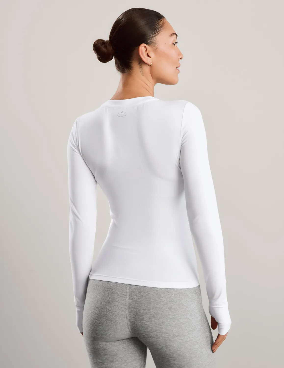 Beyond Yoga Featherweight Select Long Sleeve Crew tröja Cloud White lätt