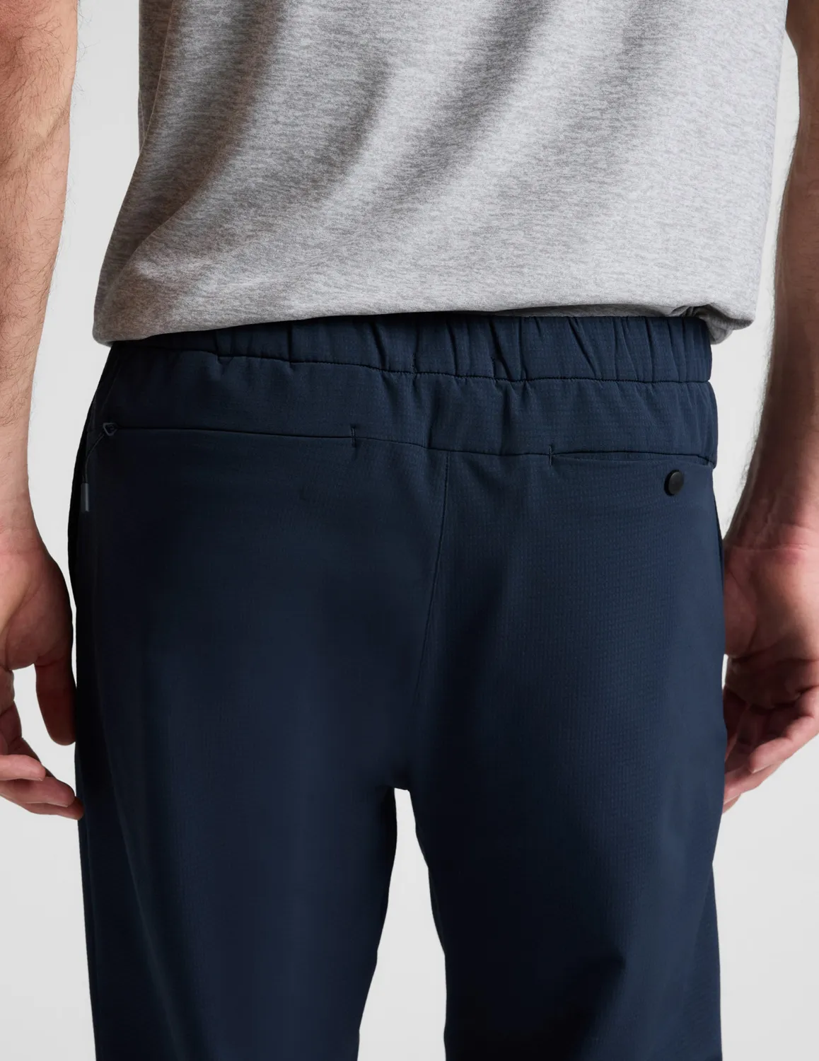 Beyond Yoga Dynamic Straight Leg herrbyxor marinblå relaxed fit