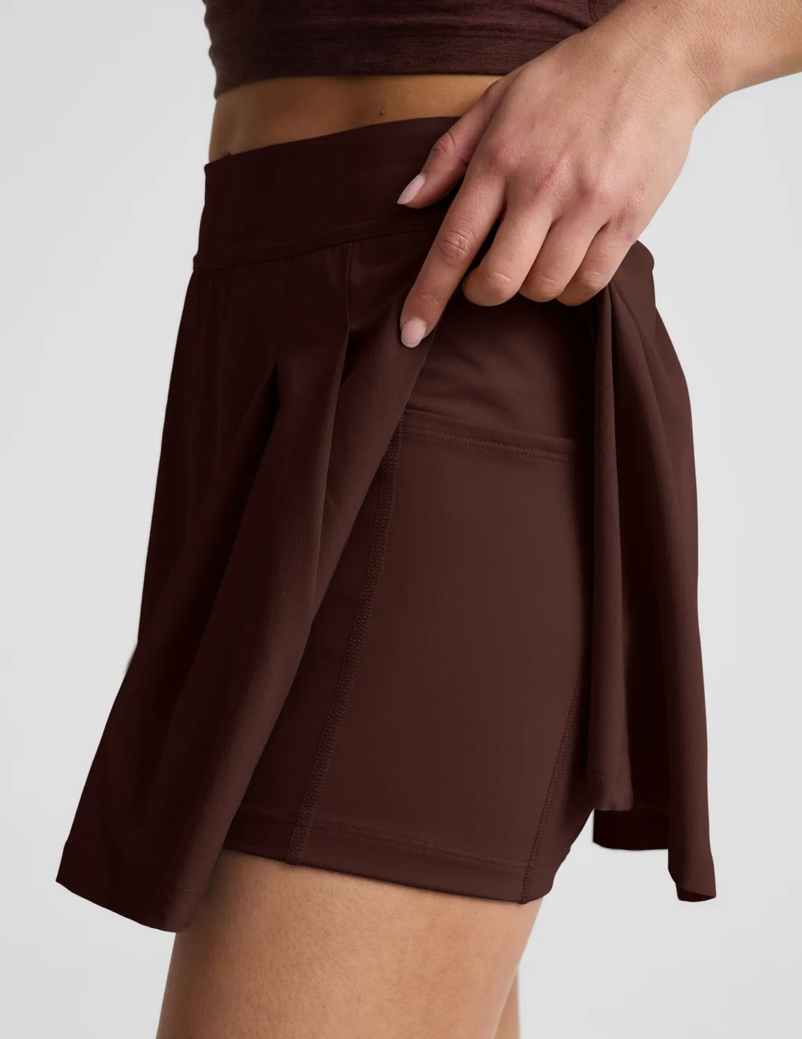 Beyond Yoga Score Pleated tenniskjol iced mocha mini