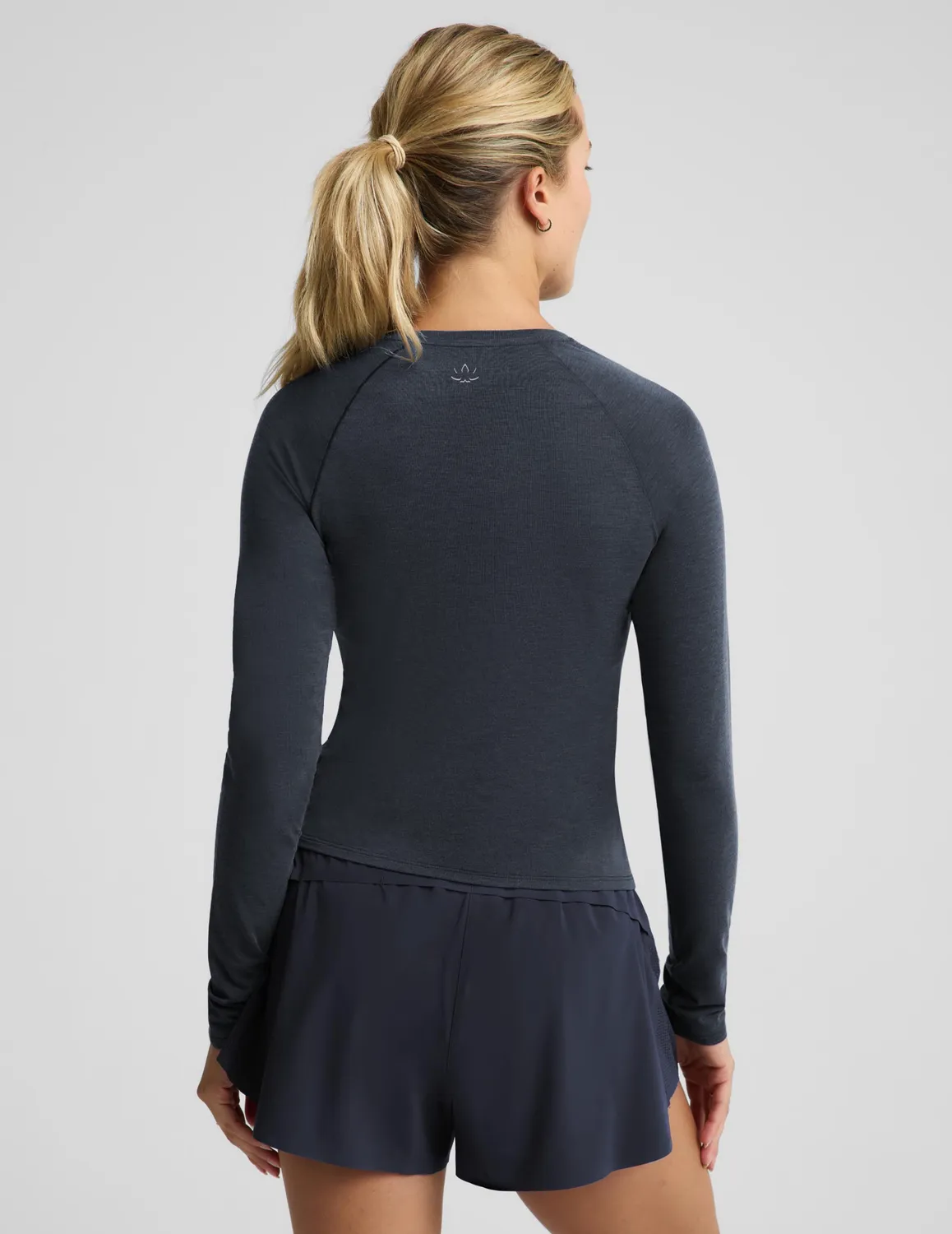 Beyond Yoga Breezeweight Active Long Sleeve träningströja marinblå