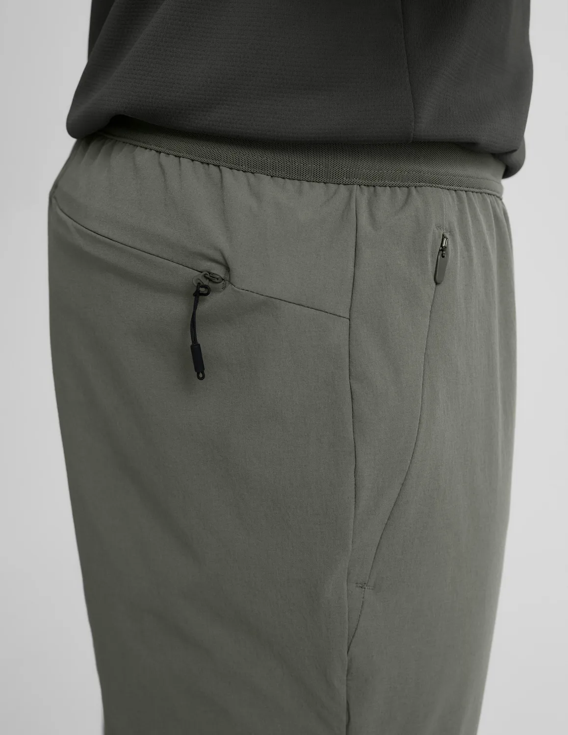 Beyond Yoga On The Go Men's Jogger träningsbyxor dusk basil lätt