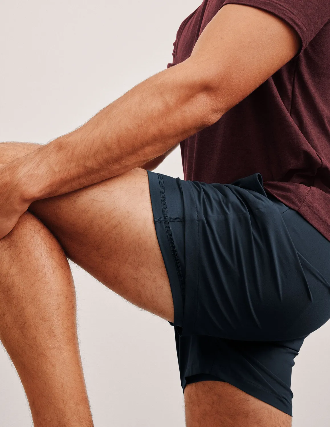 Beyond Yoga Pivotal 2.0 Men's Lined Short 5" navy löparshorts