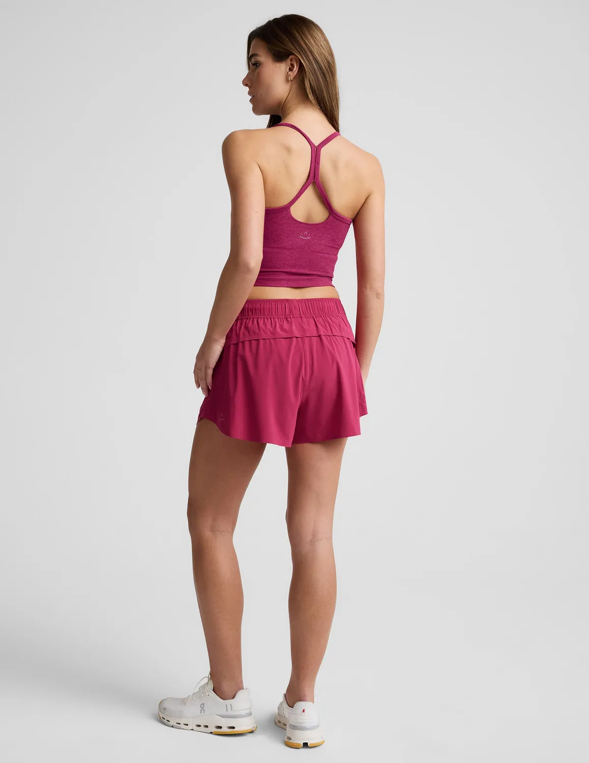 Beyond Yoga Solemate 2.5" Short löparshorts Sangria dragsko