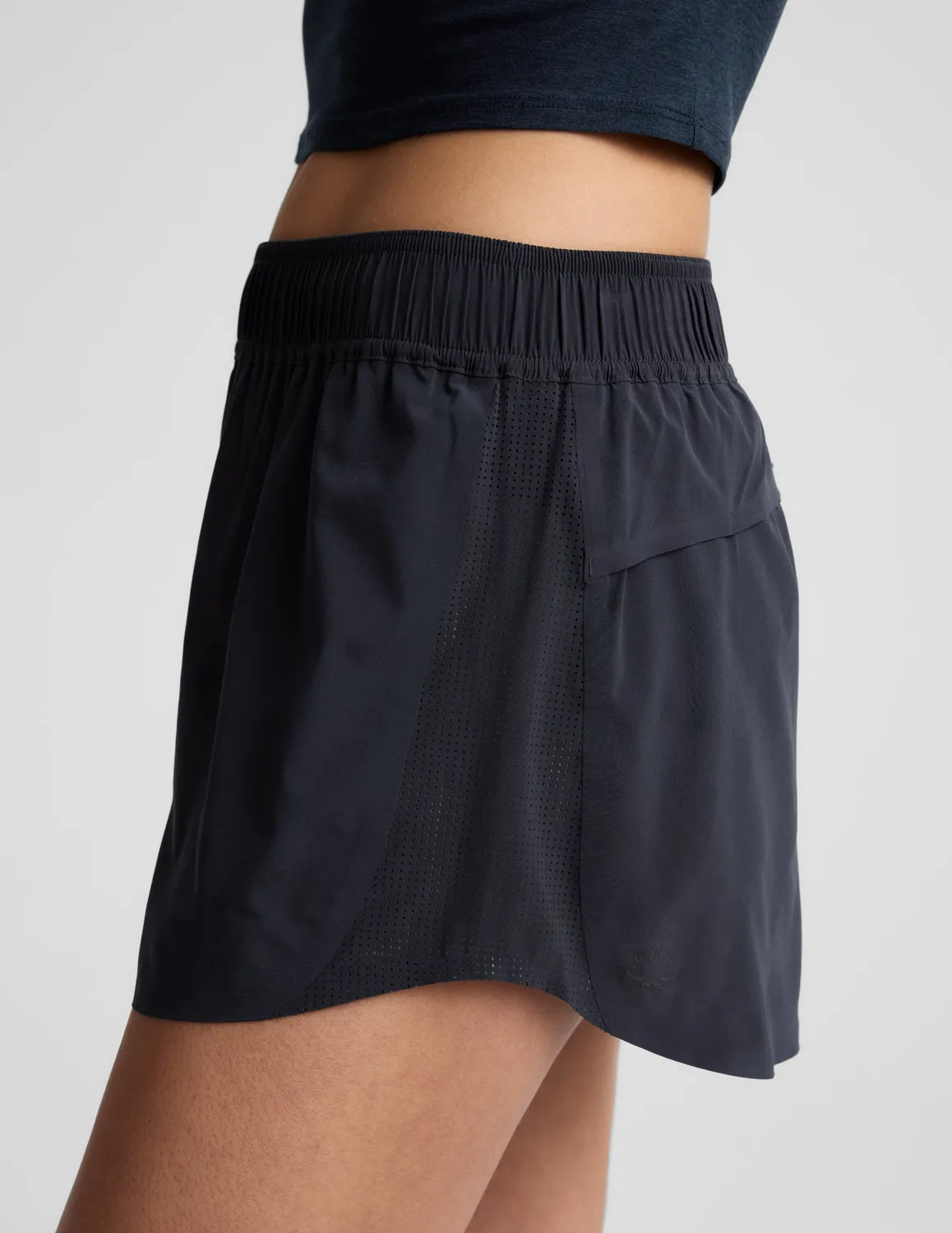 Beyond Yoga Solemate 2.5" Short löparshorts Nocturnal Navy ficka