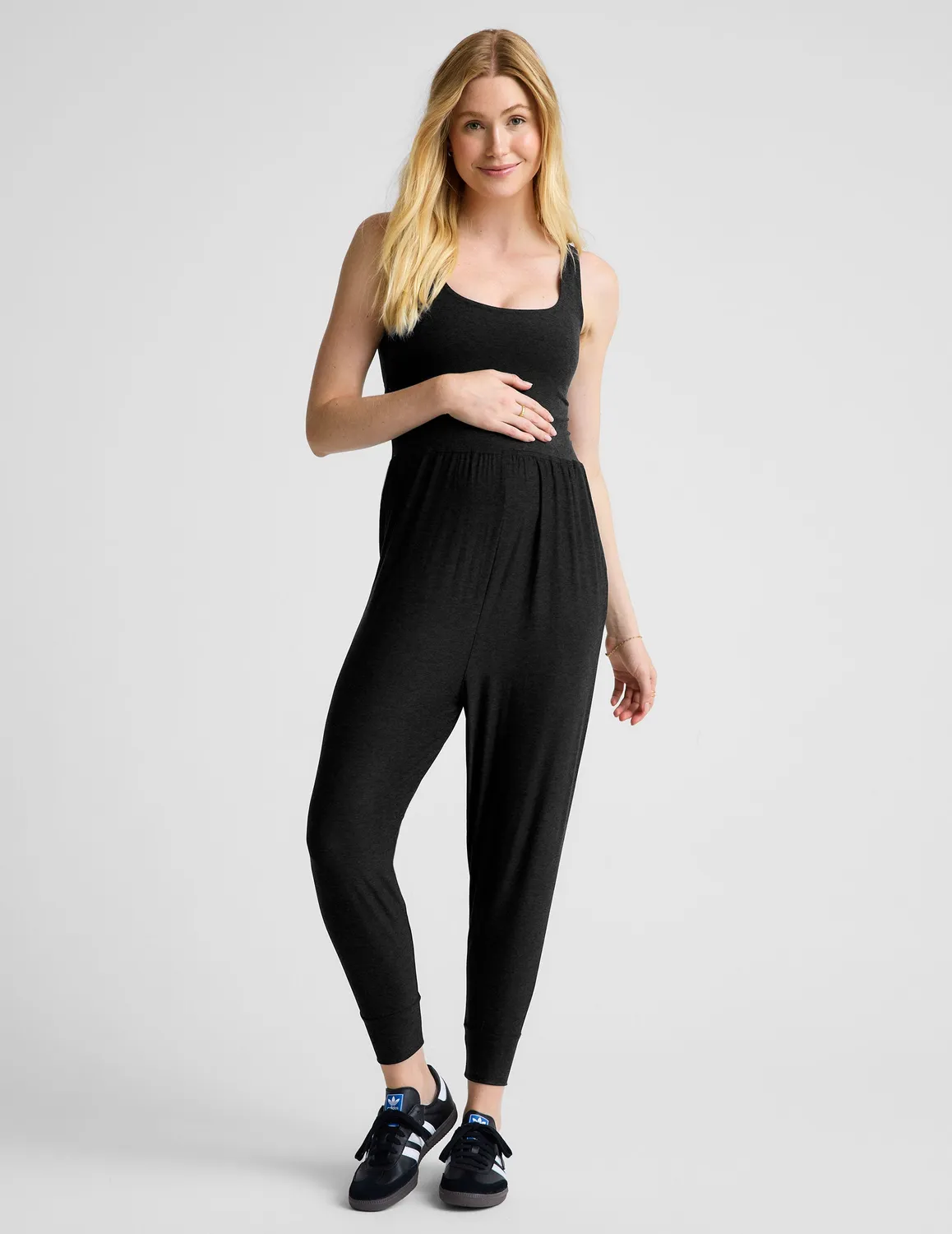 Beyond Yoga Spacedye Grow In Comfort jumpsuit gravid svart