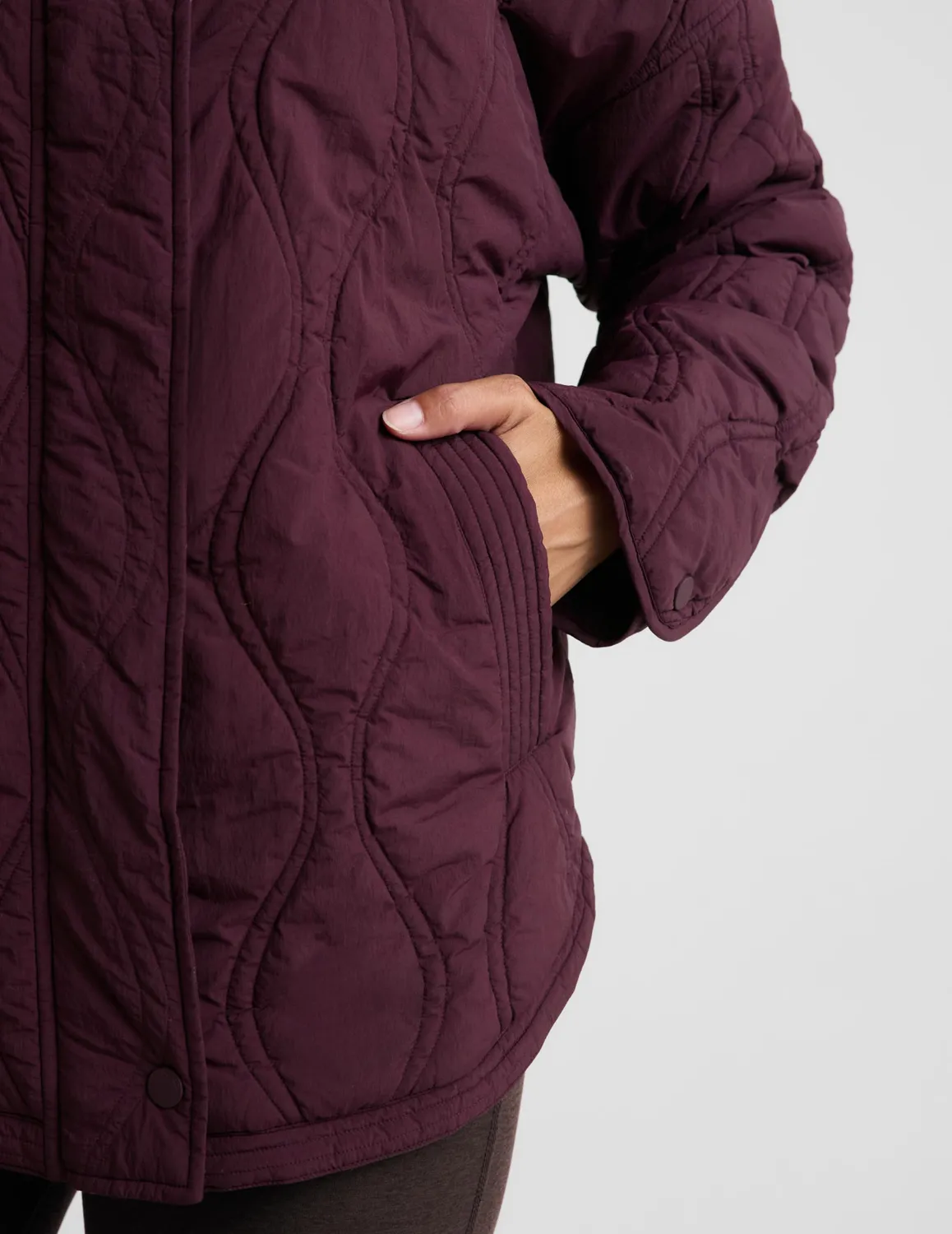 Beyond Yoga Roam Quilted Lightweight Jacket jacka Cabernet fodrad