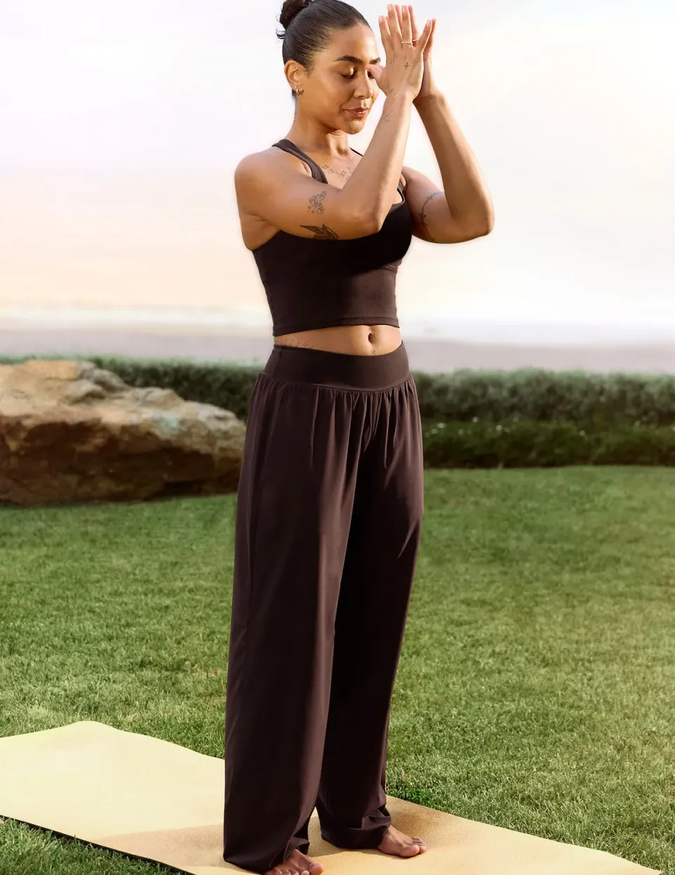 Beyond Yoga Glowzone Hybrid Straight Leg Pant 31" cocoa plum byxor