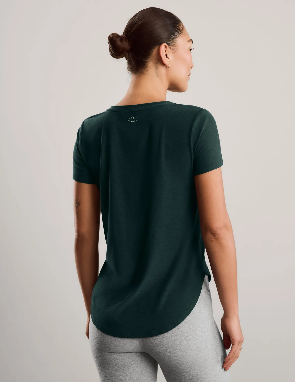 Beyond Yoga Featherweight On The Down Low Tee t-shirt Dark Ivy Heather lätt