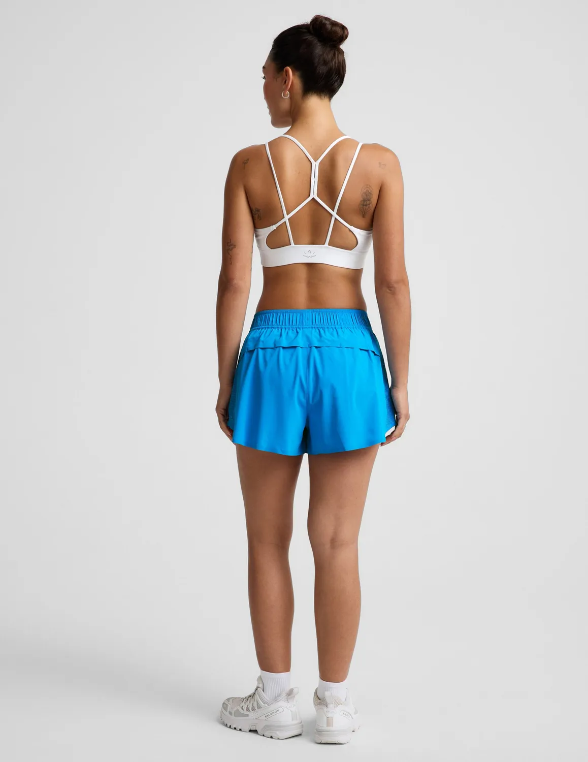 Beyond Yoga Solemate 2.5" Short löparshorts Malibu Lagoon svala