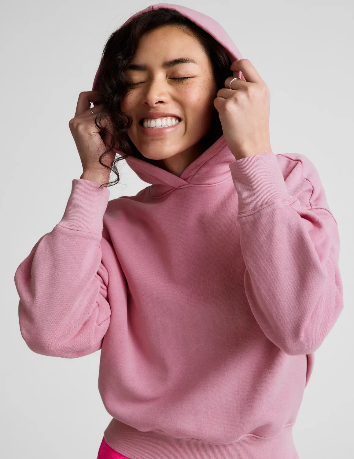 Beyond Yoga Fade Out hoodie Washed Rich Raspberry relaxed