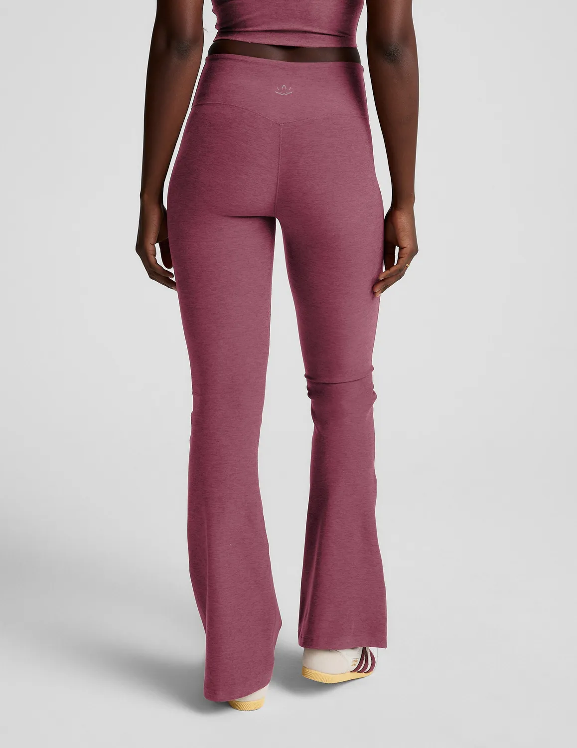 Beyond Yoga Spacedye Mid-Rise Bootcut Pant byxor Smooth Mauve Heather