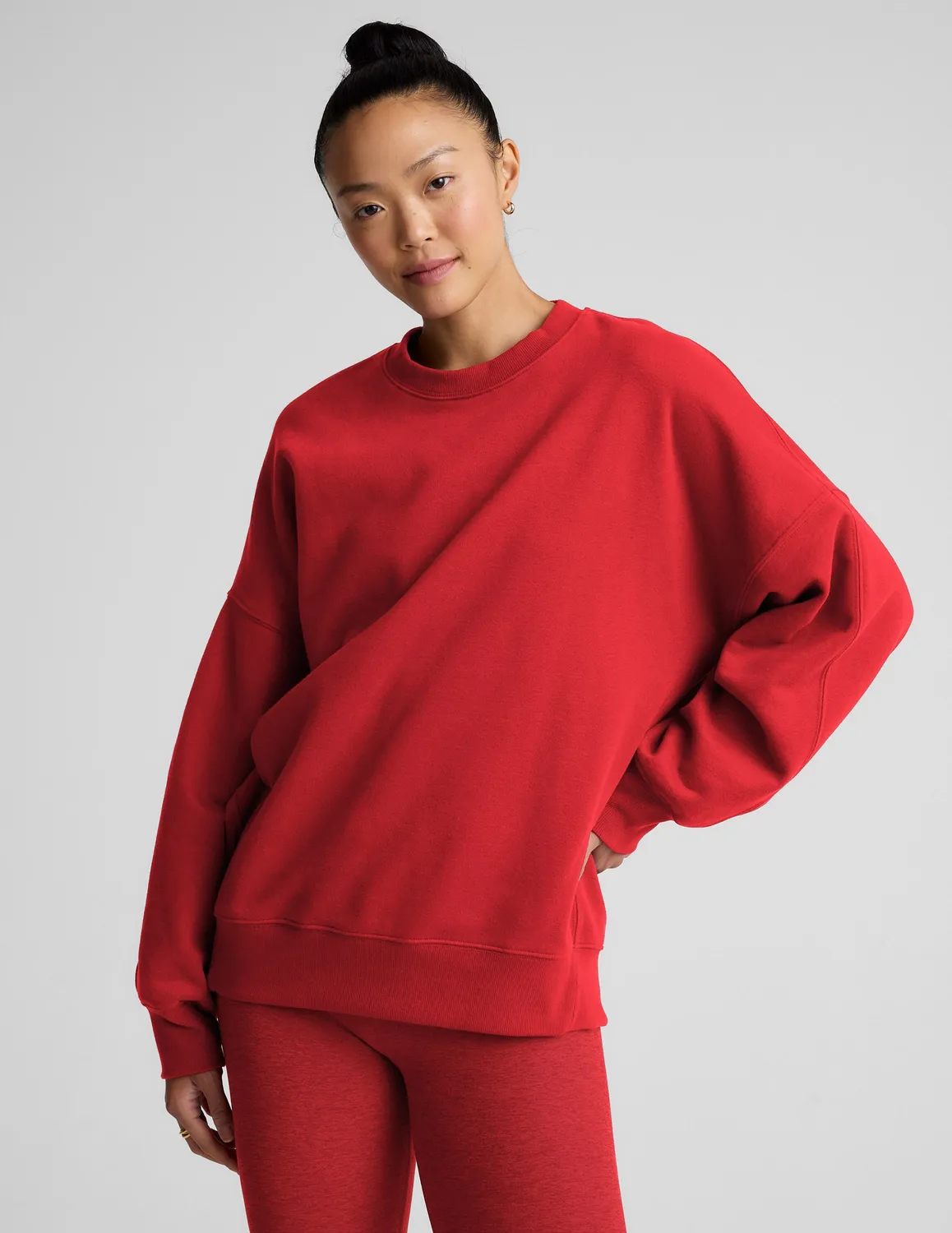 Beyond Yoga LuxeFleece Oversized Sweatshirt Chili Red mjuk