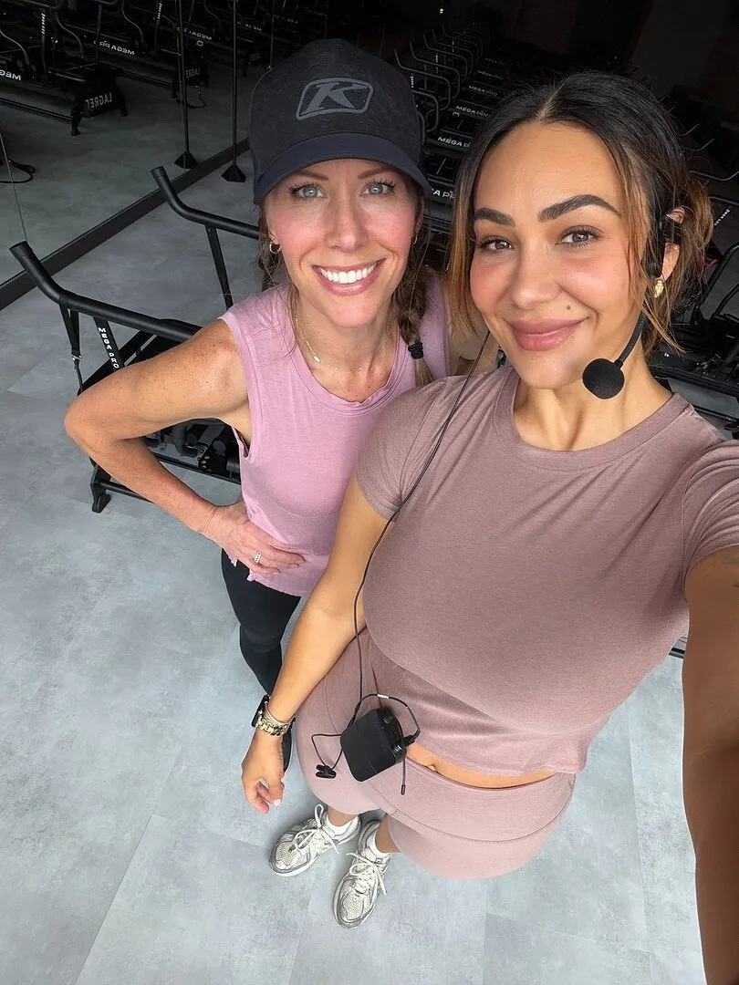 Beyond Yoga Featherweight Cropped Tee t-shirt Darkest Night lätt