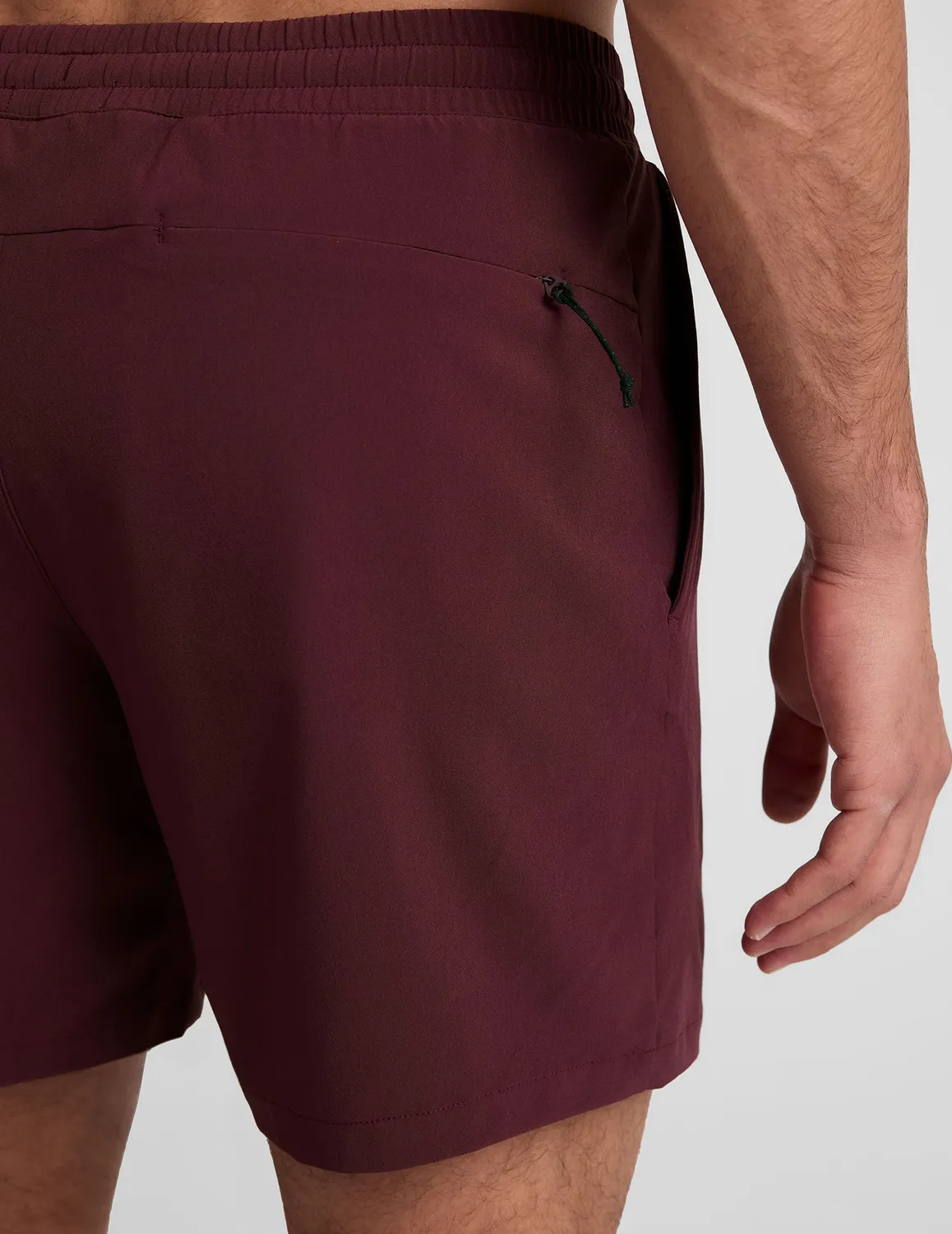 Beyond Yoga Pivotal 2.0 träningsshorts 7 tum Deep Maroon