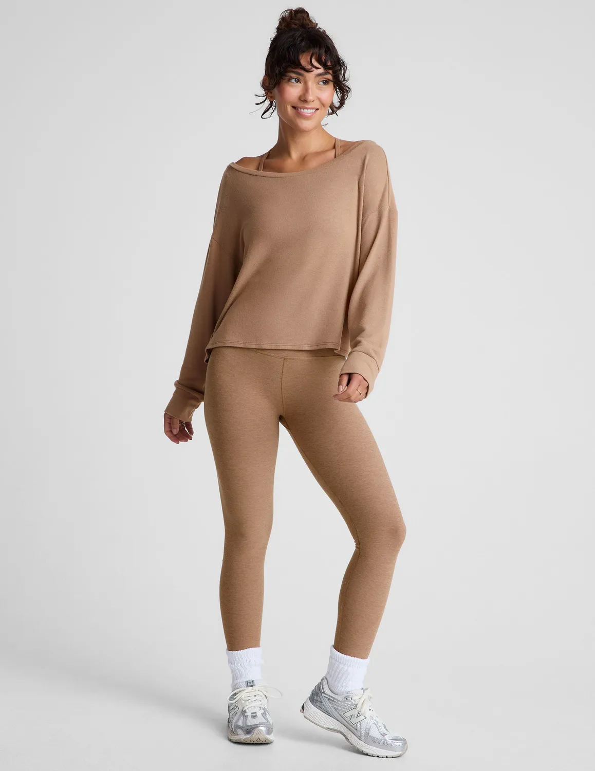 Beyond Yoga Let Loose Pullover tröja Desert Sand lös
