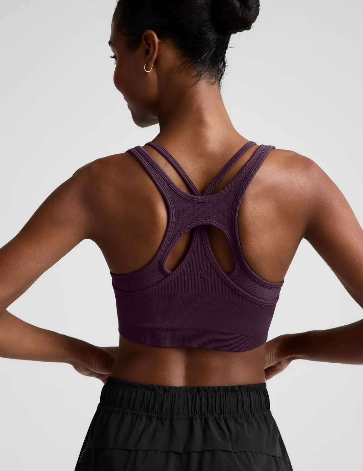 Beyond Yoga Seamless Moves Layered sport-bh lila bygelfri