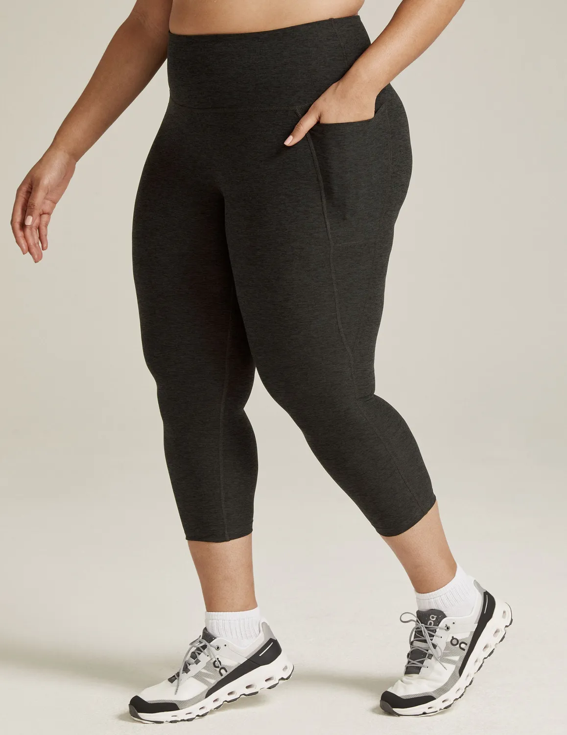 Beyond Yoga Spacedye Out Of Pocket High Waisted Capri Legging tights Darkest Night