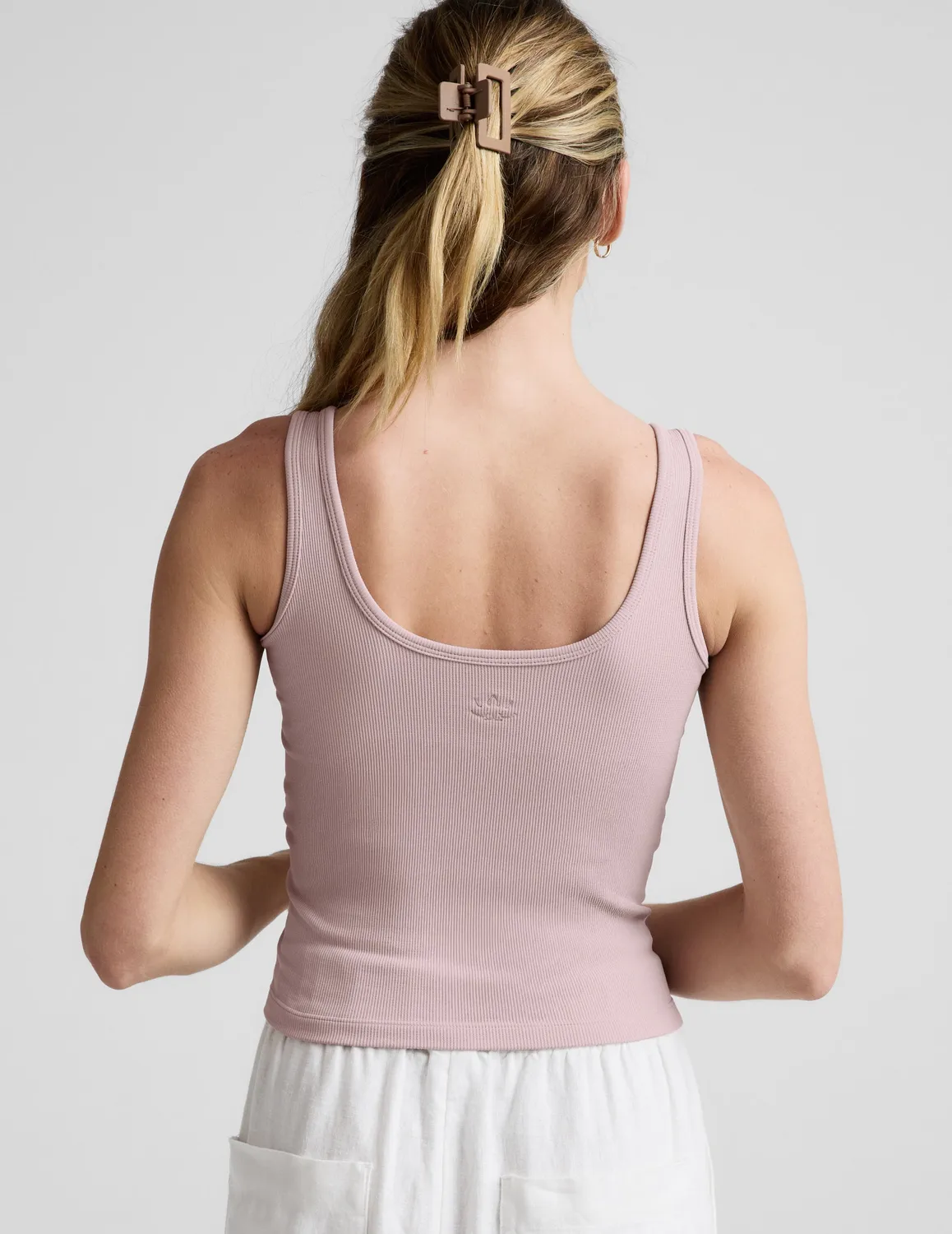 Beyond Yoga Keep It Cool Midlength Tank linne Blush Blooms kylande