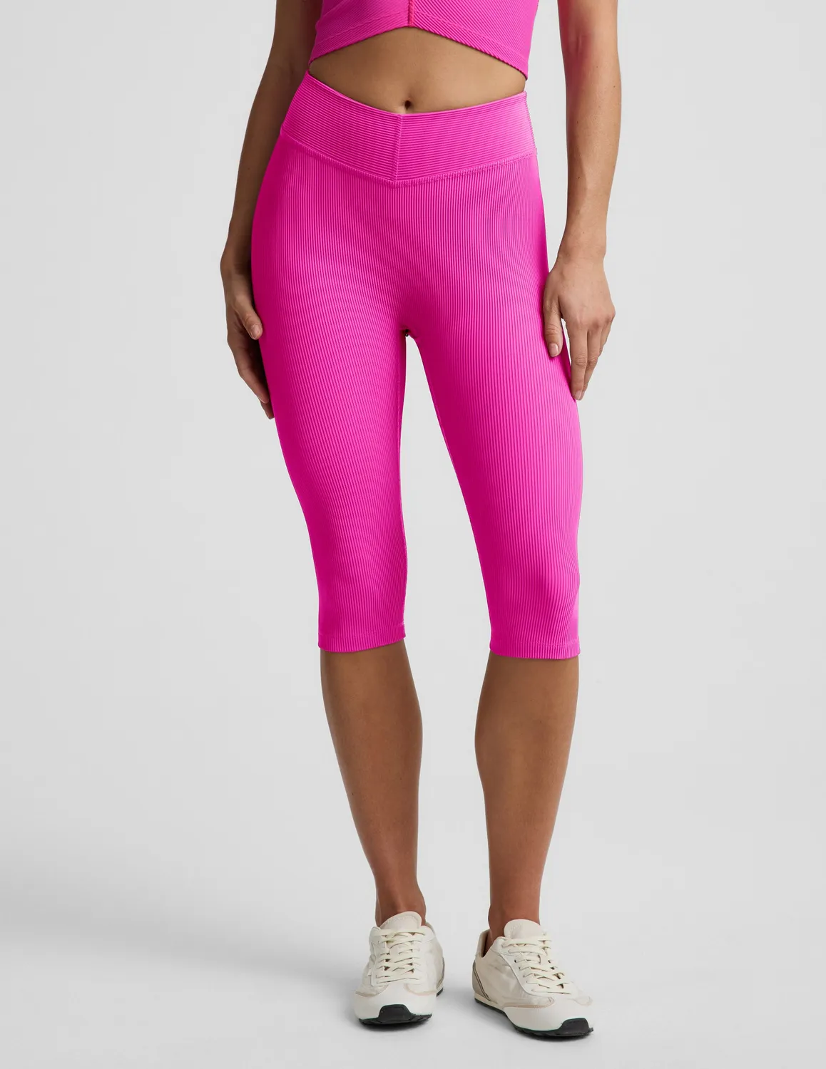 Beyond Yoga Impulse Ribbed V-Waist leggings Pink Glow capri