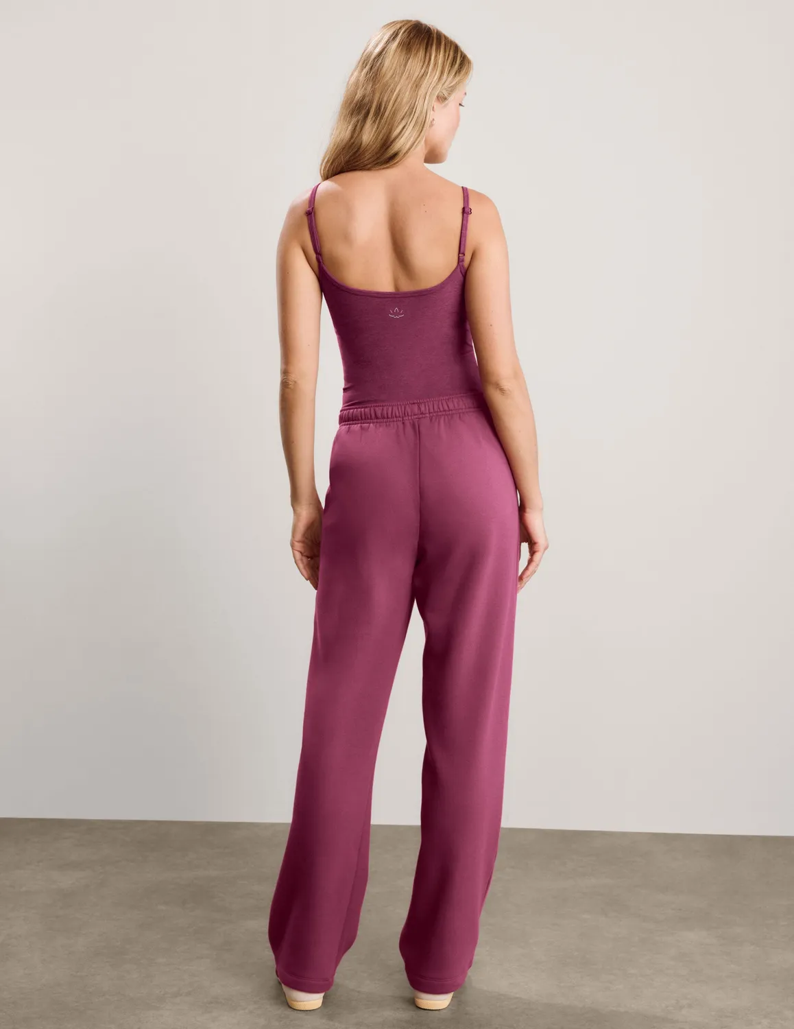 Beyond Yoga LuxeFleece 2.0 Straight Leg Sweatpant 29 mjukisbyxor granatröd bomull