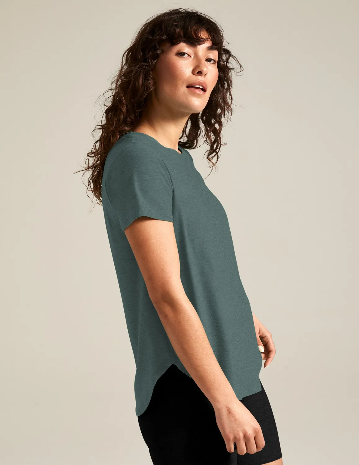 Beyond Yoga Featherweight On The Down Low Tee t-shirt Storm Heather lös