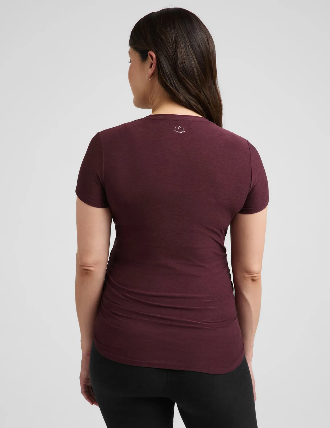 Beyond Yoga Featherweight One & Only Maternity Tee vinröd