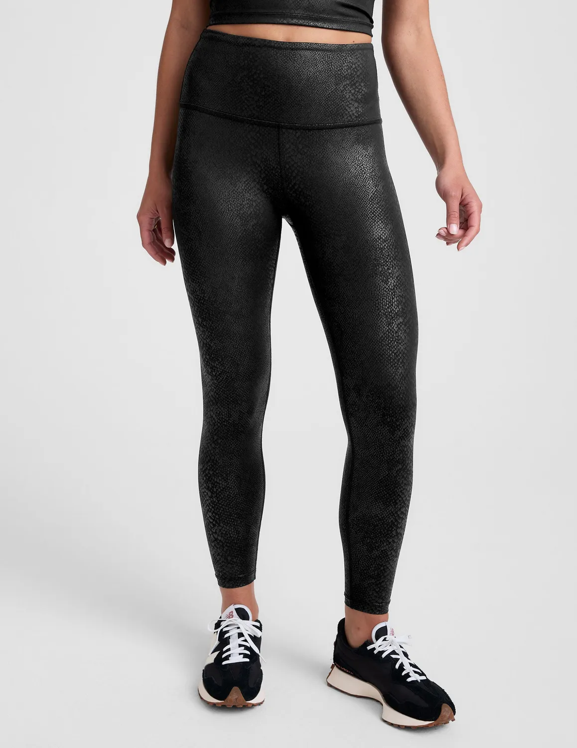 Beyond Yoga PowerShine Viper High Waisted Midi Legging leggings Svart