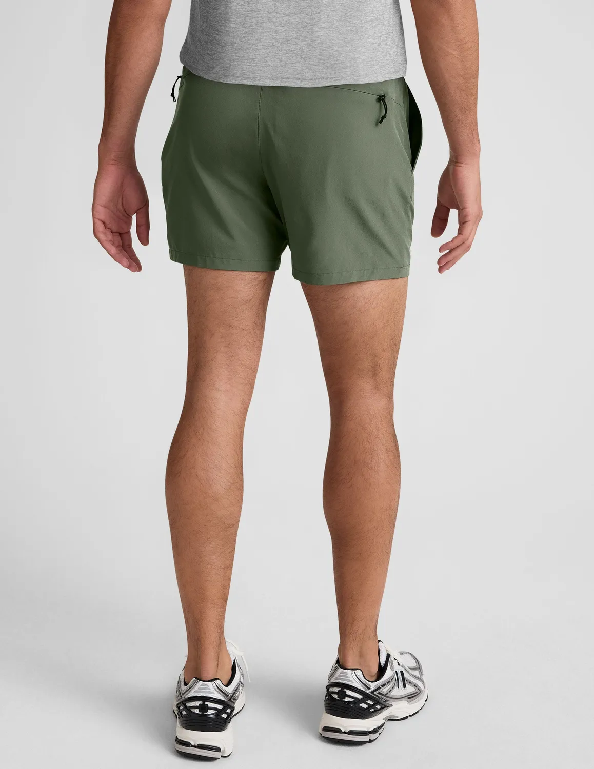 Beyond Yoga Pivotal 2.0 Men's Lined Short 5" oliv löparshorts