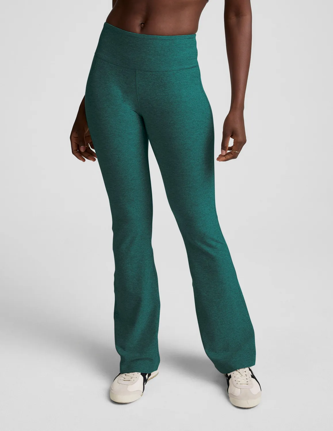 Beyond Yoga Spacedye Mid-Rise Bootcut Pant byxor Teal Sea Heather