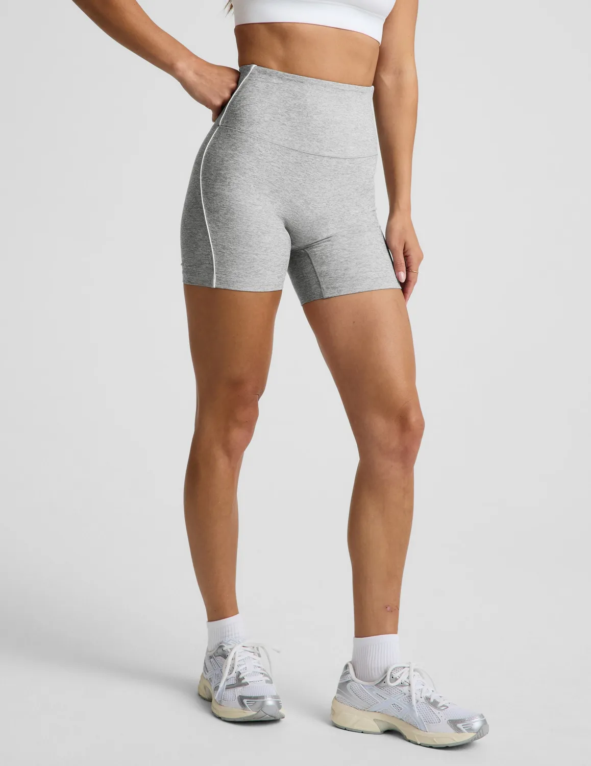 Beyond Yoga Spacedye Streamline 5" Shorts Silver Mist träning