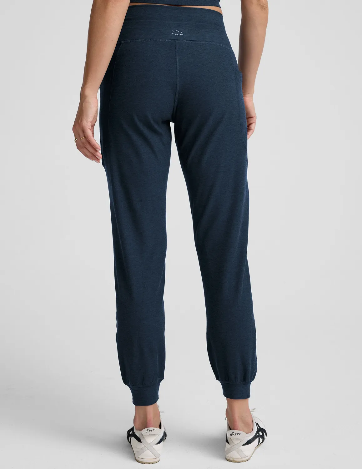 Beyond Yoga Spacedye Go Pocket jogger Nocturnal Navy med fickor