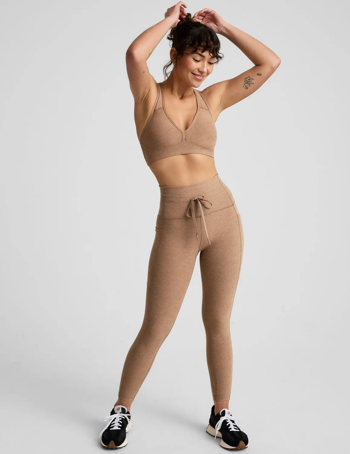 Beyond Yoga Spacedye Lift Your Spirits sportbh Desert Sand mediumstöd