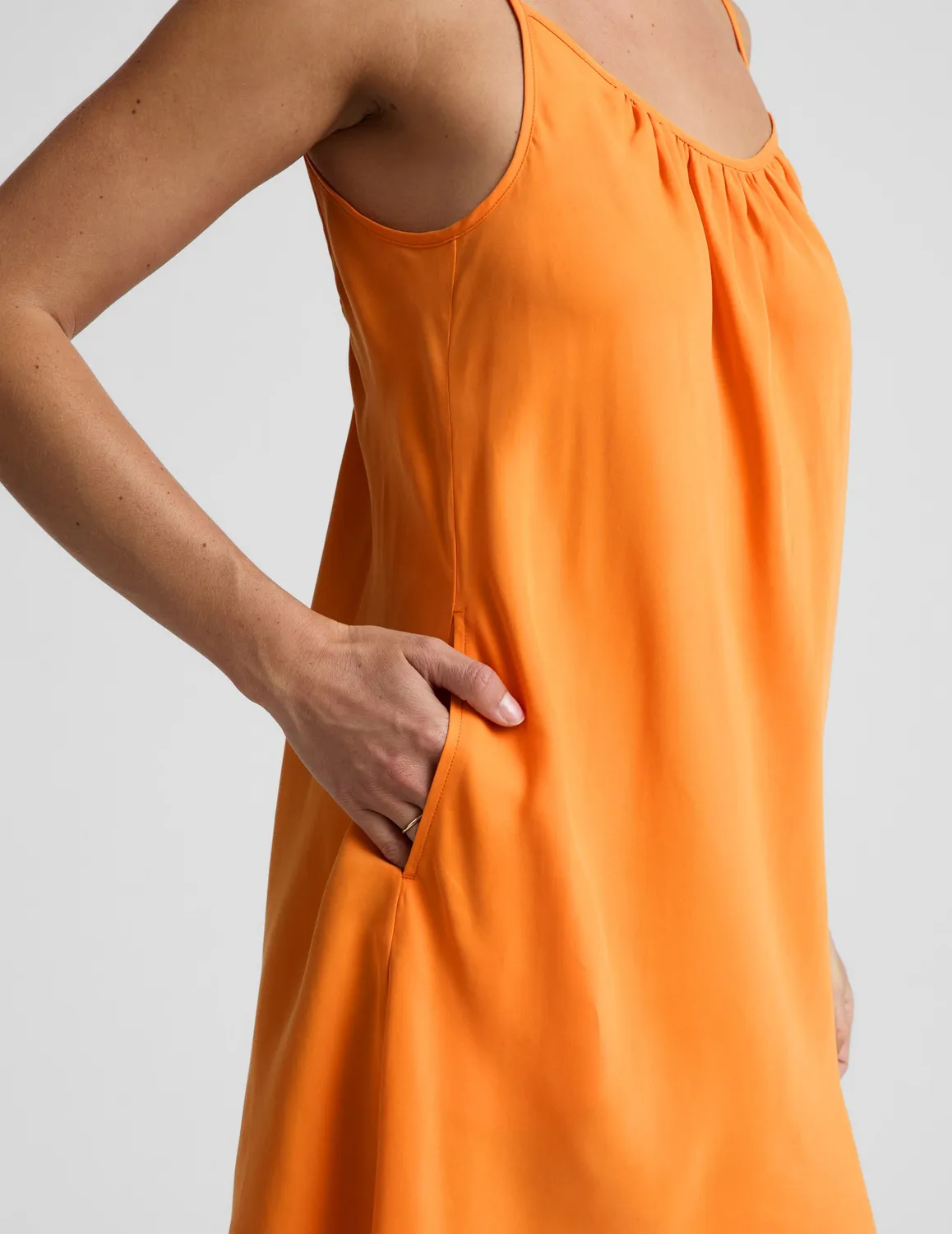 Beyond Yoga Sunkissed Cupro miniklänning Bright Citrus