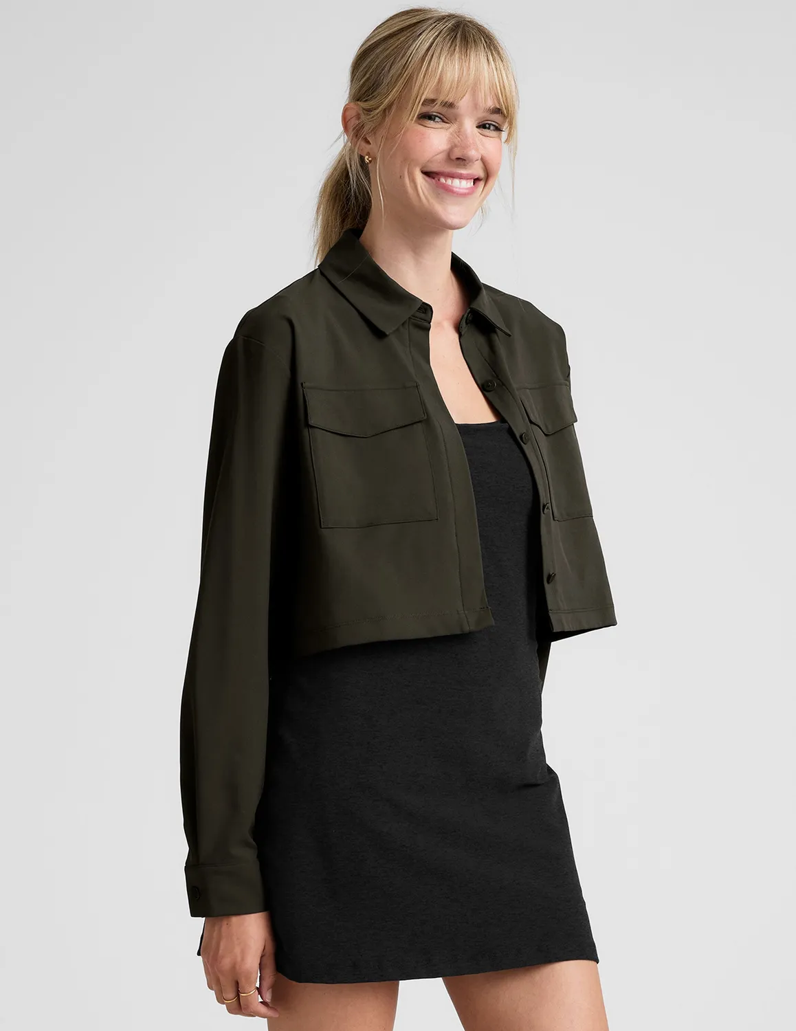 Beyond Yoga Midtown Cropped jacka olive ink vävd