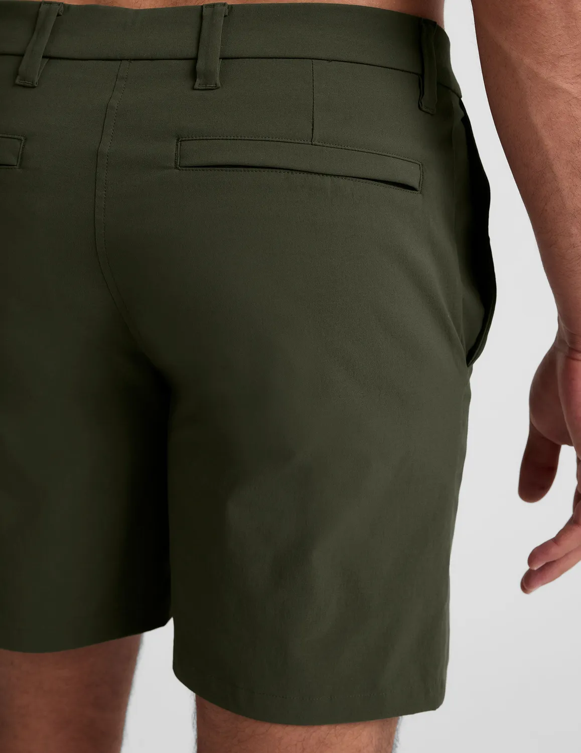 Beyond Yoga Element Chino Short 7" herrshorts Forest Moss