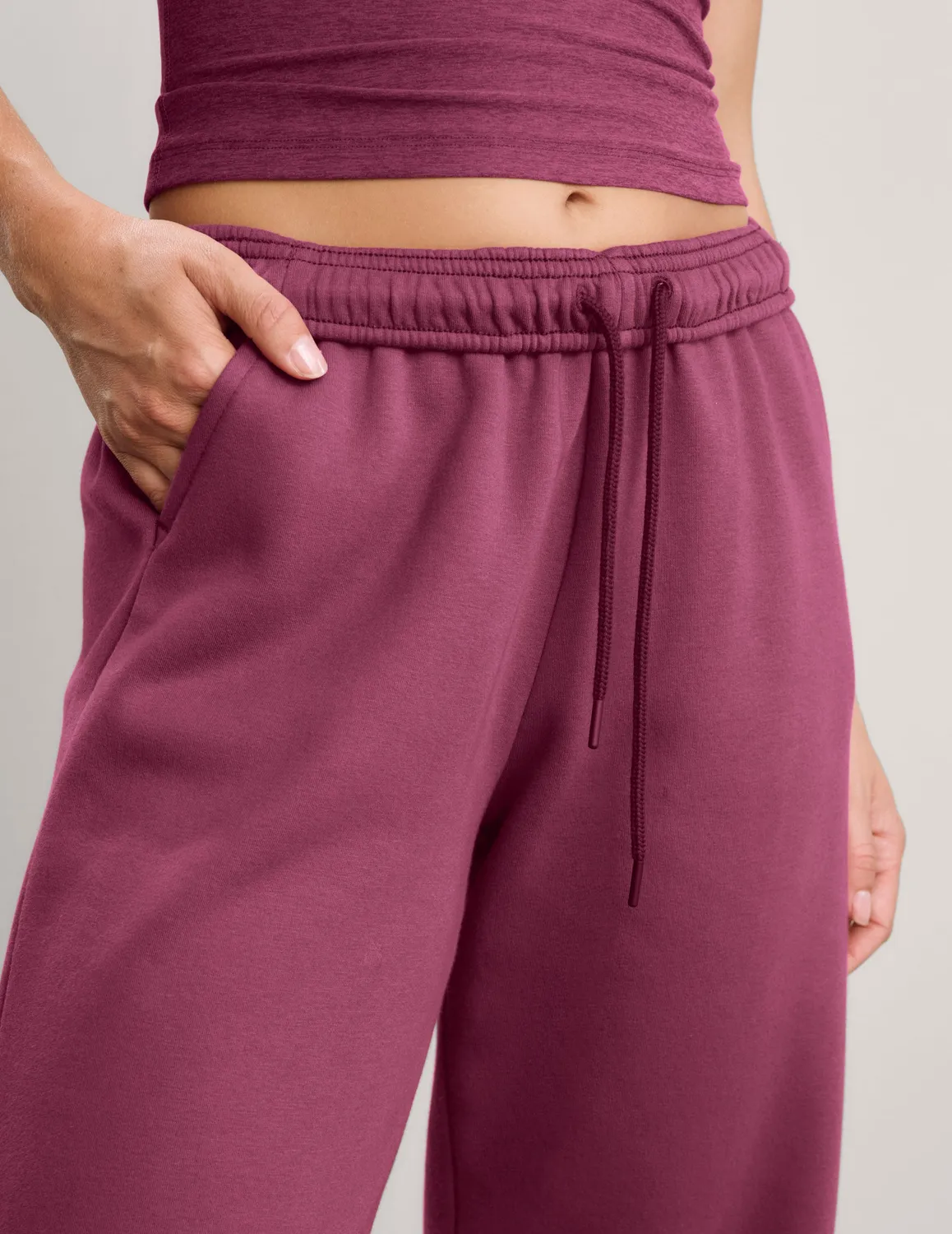 Beyond Yoga LuxeFleece 2.0 Straight Leg Sweatpant 29 mjukisbyxor granatröd bomull