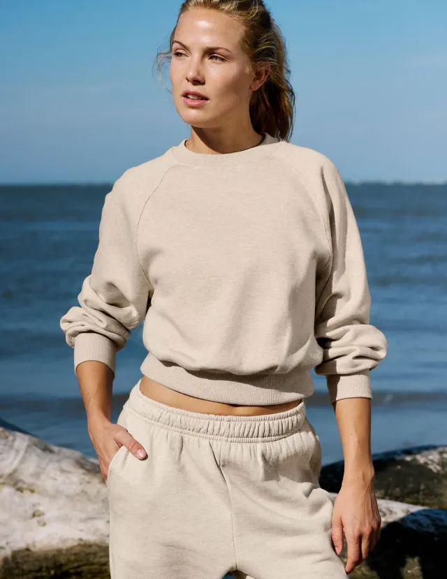 Beyond Yoga LuxeFleece 2.0 Raglan Crewneck sweatshirt beige