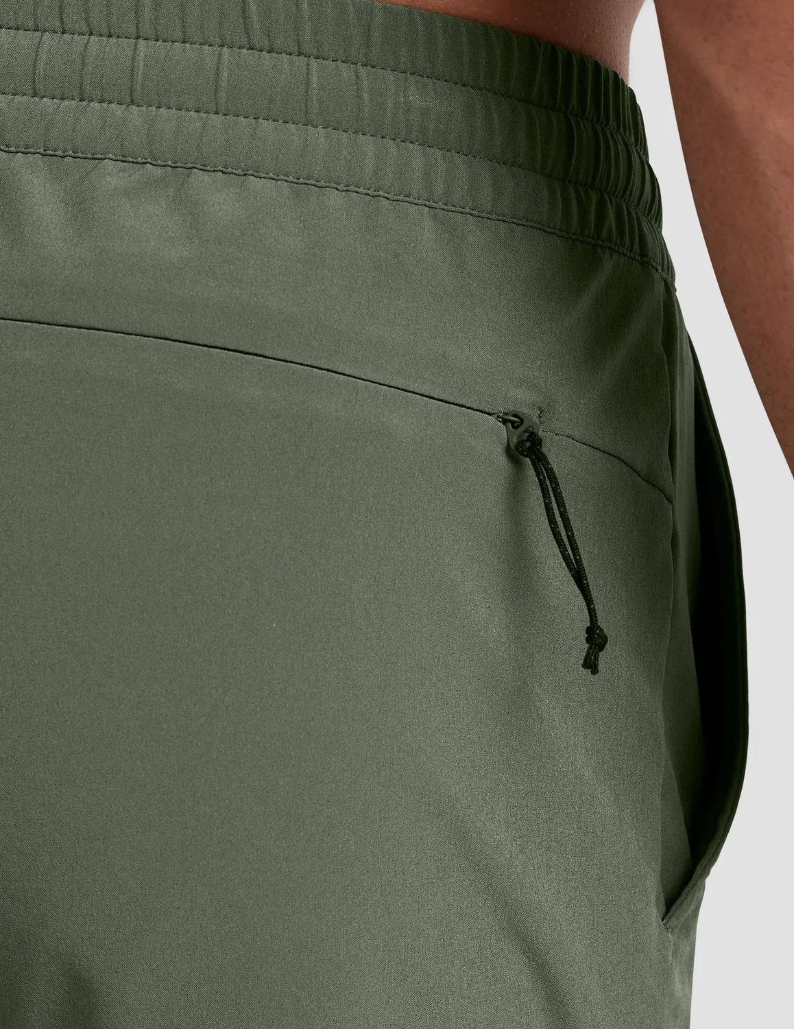 Beyond Yoga Pivotal 2.0 Short 5" löparshorts olive tint